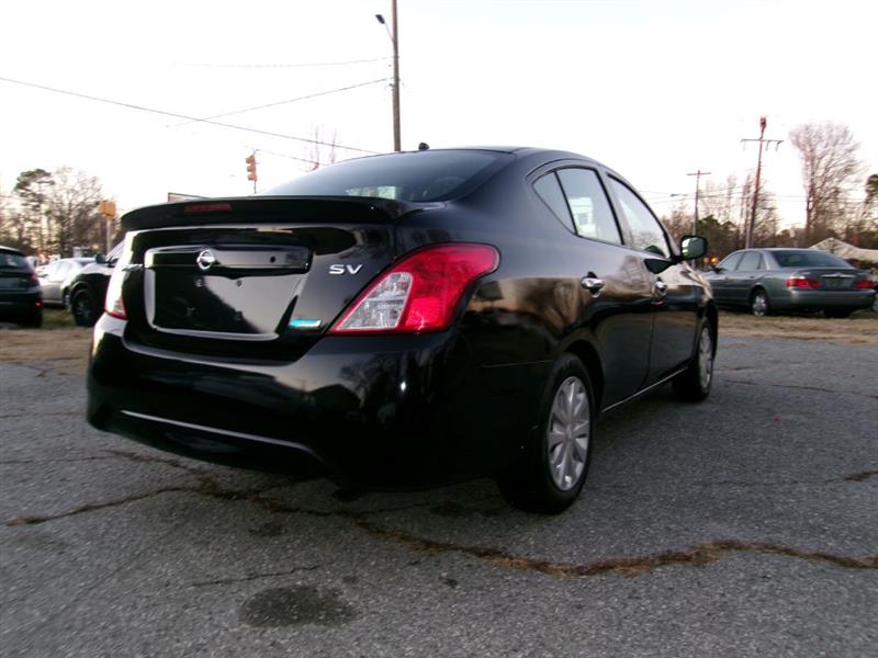 Nissan Versa  2016