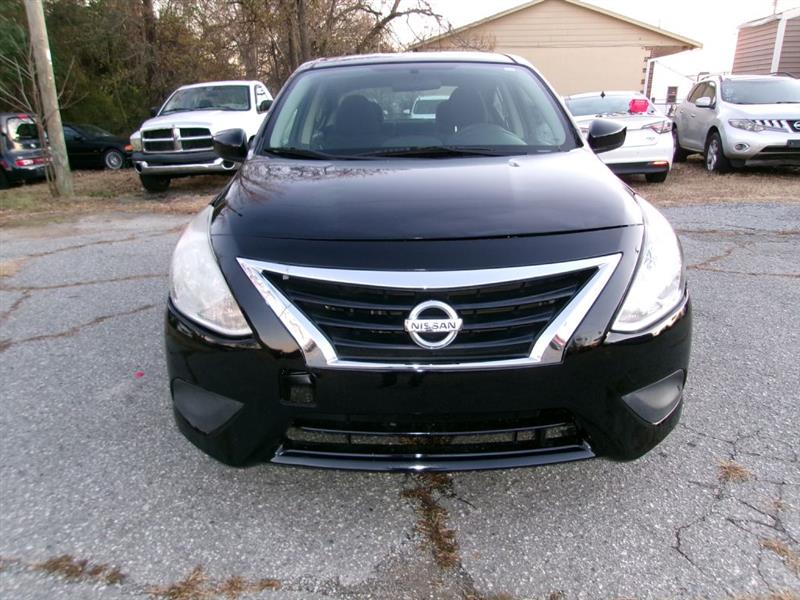 Nissan Versa  2016