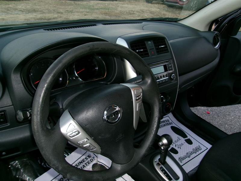 Nissan Versa  2016
