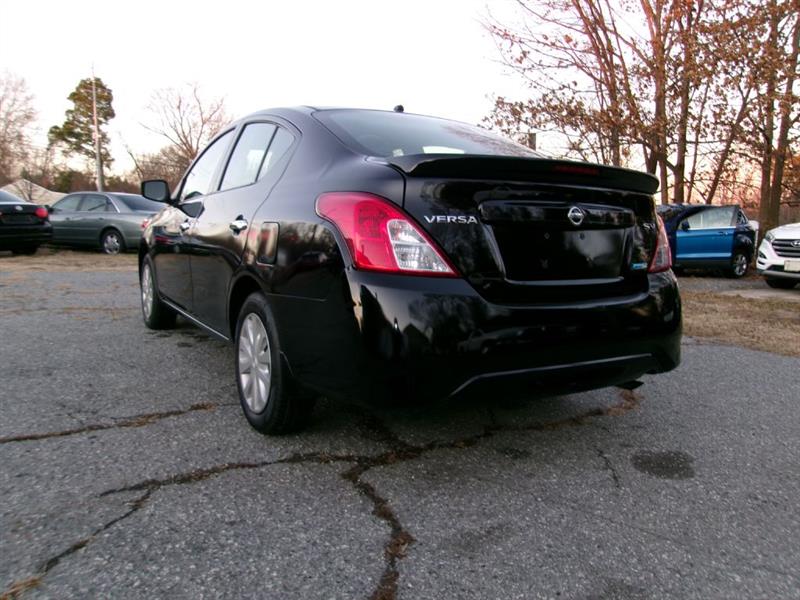 Nissan Versa  2016