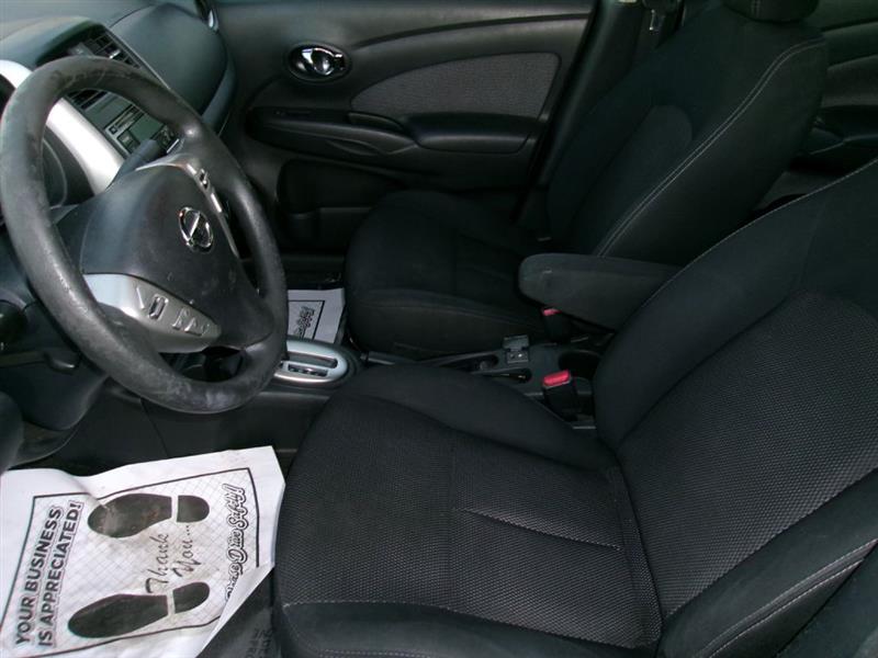 Nissan Versa  2016
