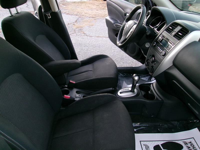 Nissan Versa  2016