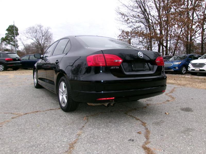 Volkswagen Jetta  2013