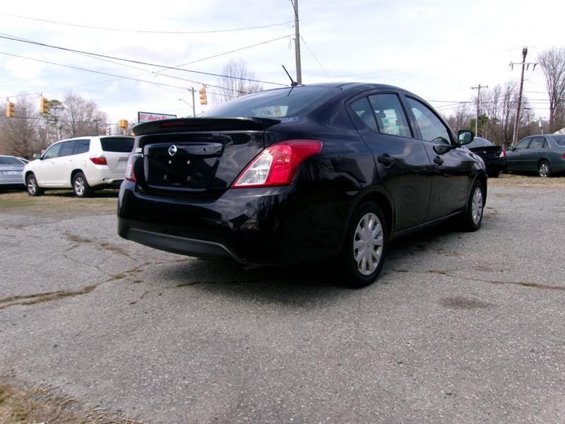Nissan Versa  2019
