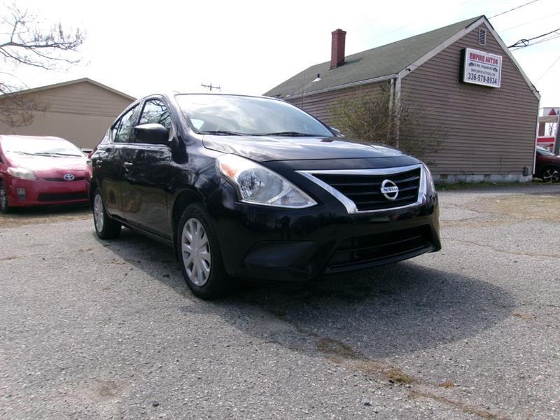 Nissan Versa  2019