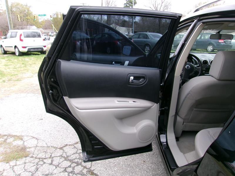 Nissan Rogue Select  2014