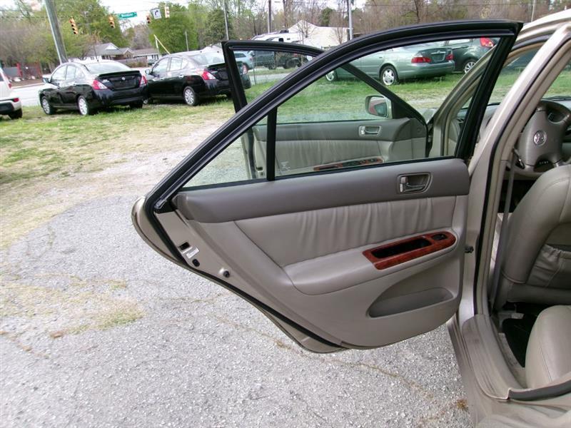 Toyota Camry  2004