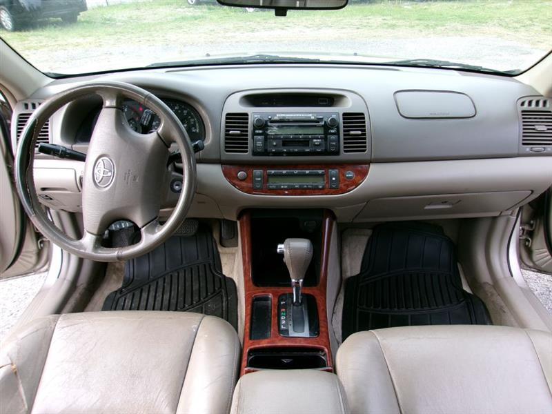 Toyota Camry  2004