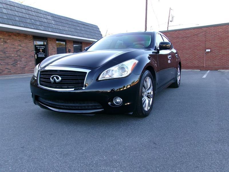 Infiniti M  2012