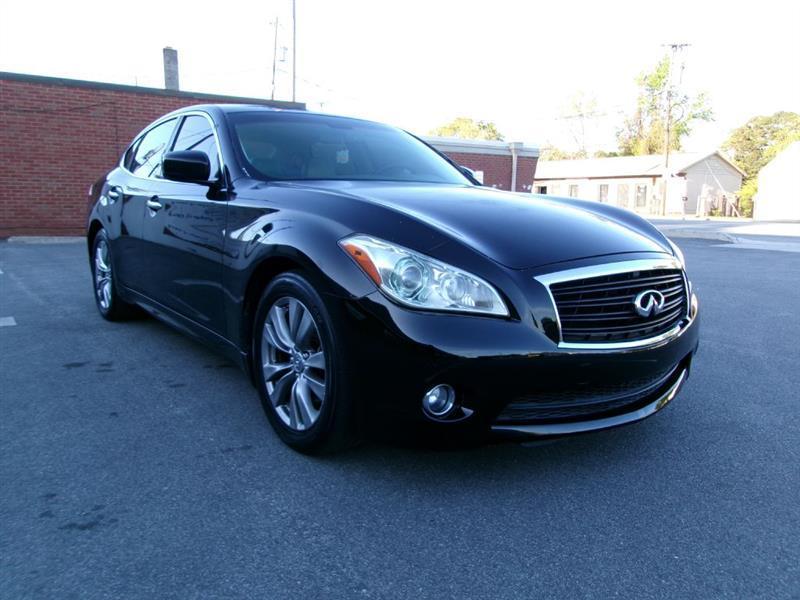 Infiniti M  2012