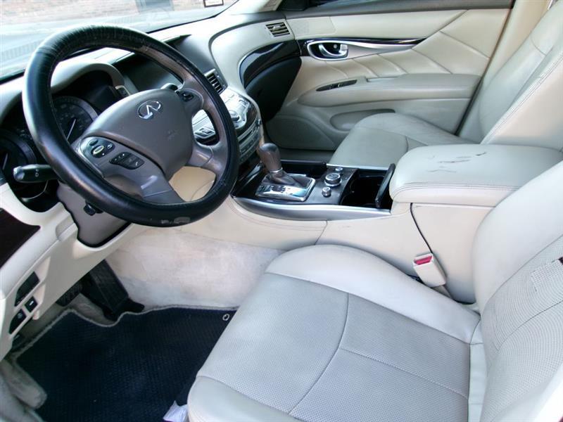 Infiniti M  2012