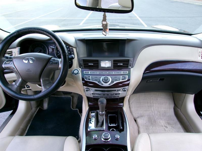 Infiniti M  2012