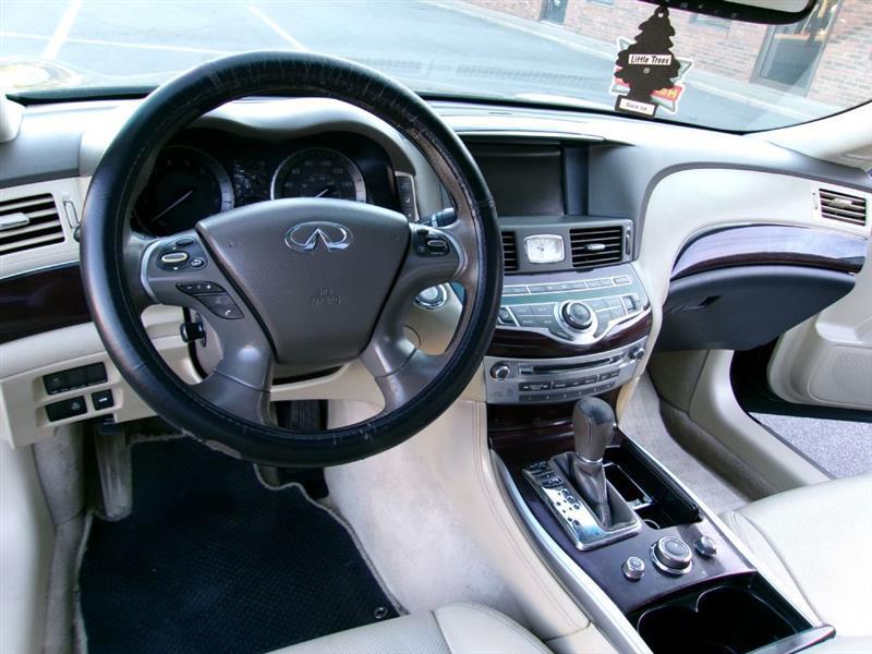 Infiniti M  2012