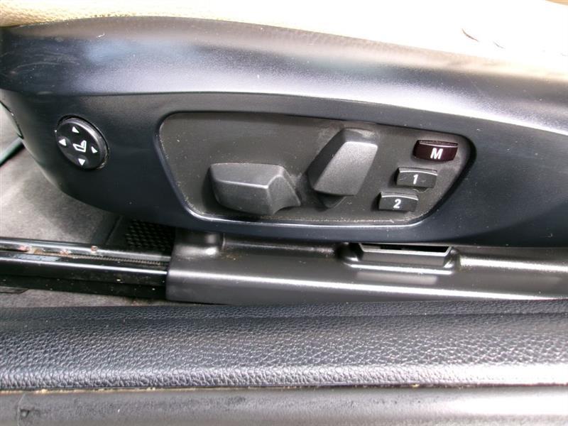 BMW 1-Series  2012