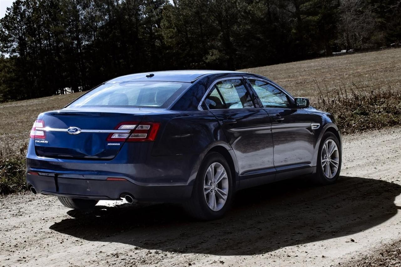 Ford Taurus SE FWD 2016