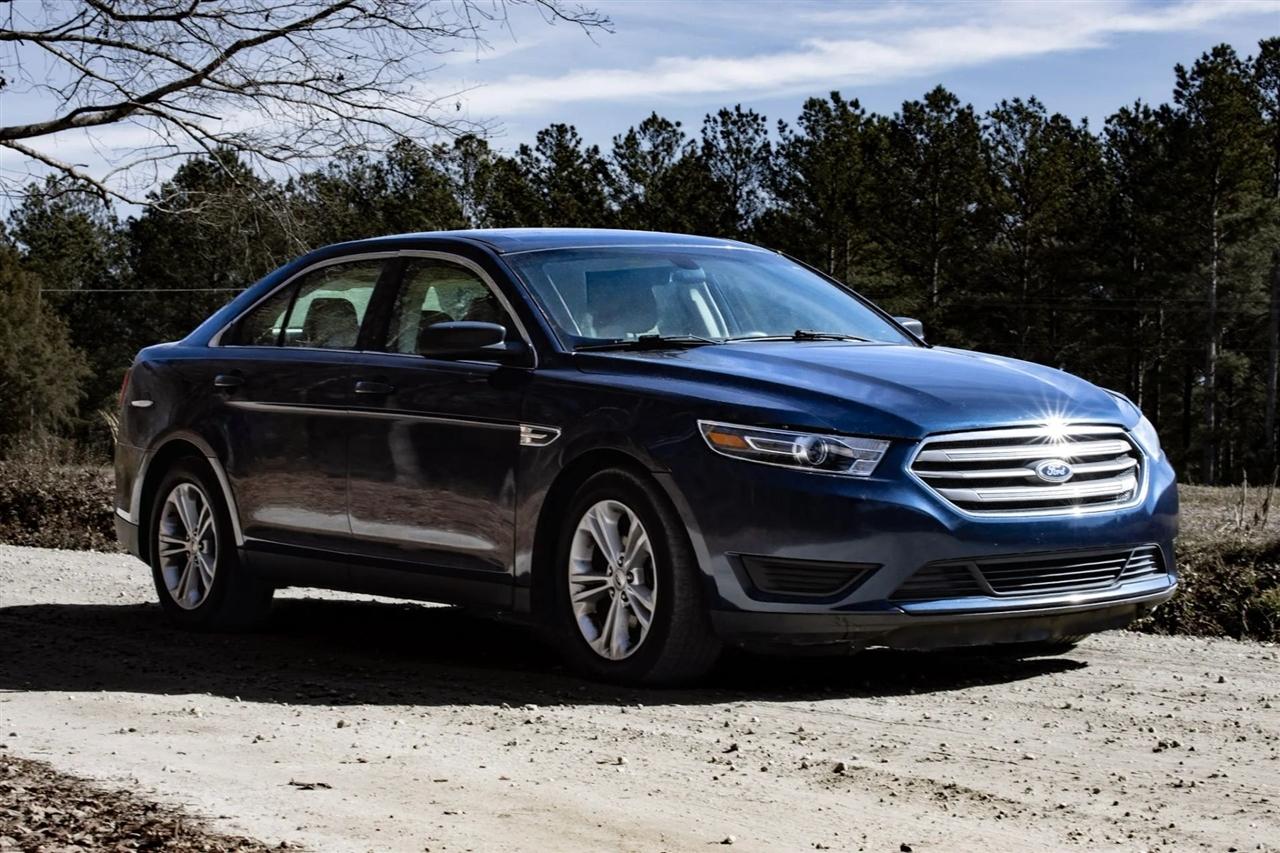 Ford Taurus SE FWD 2016