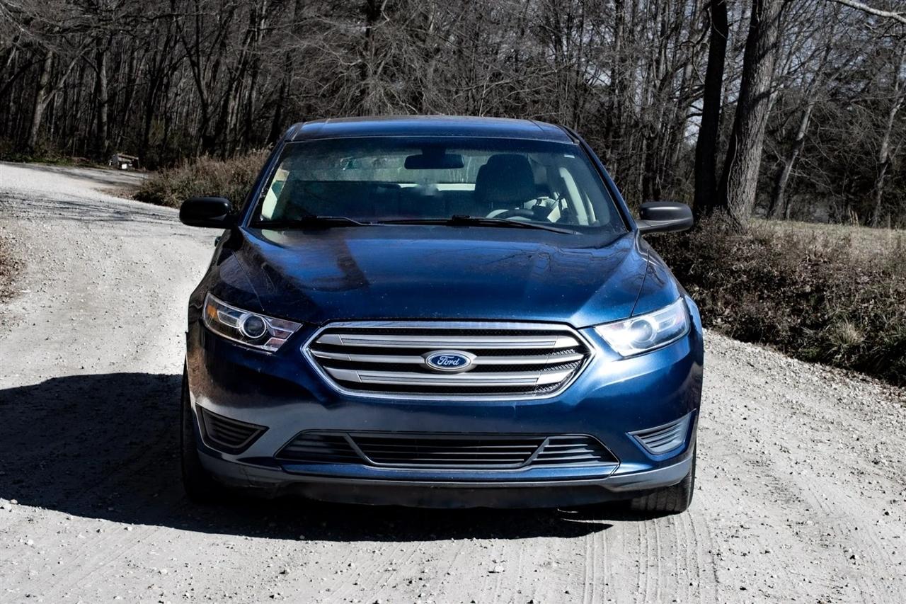 Ford Taurus SE FWD 2016