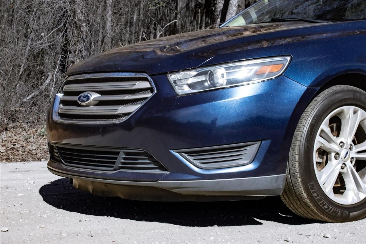 Ford Taurus SE FWD 2016