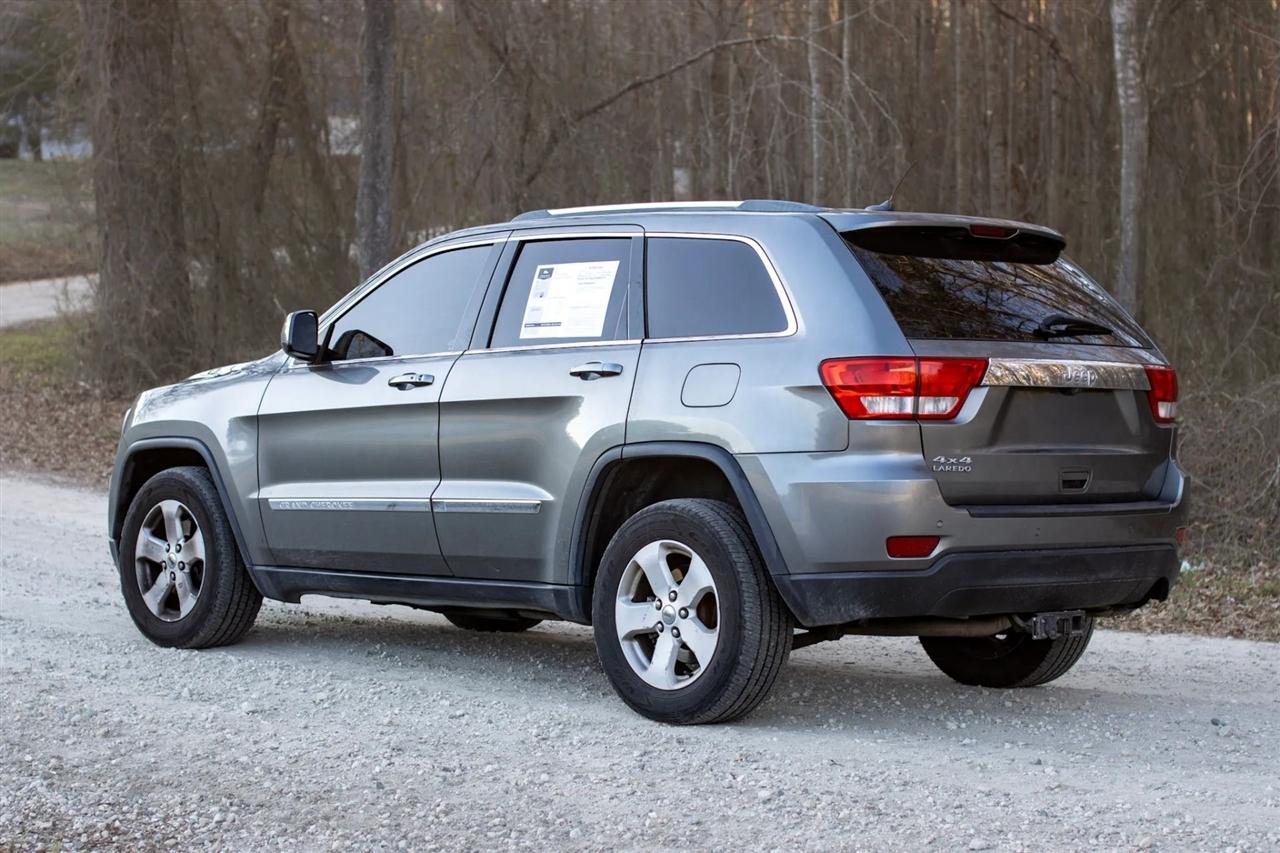 Jeep Grand Cherokee Laredo 4WD 2012