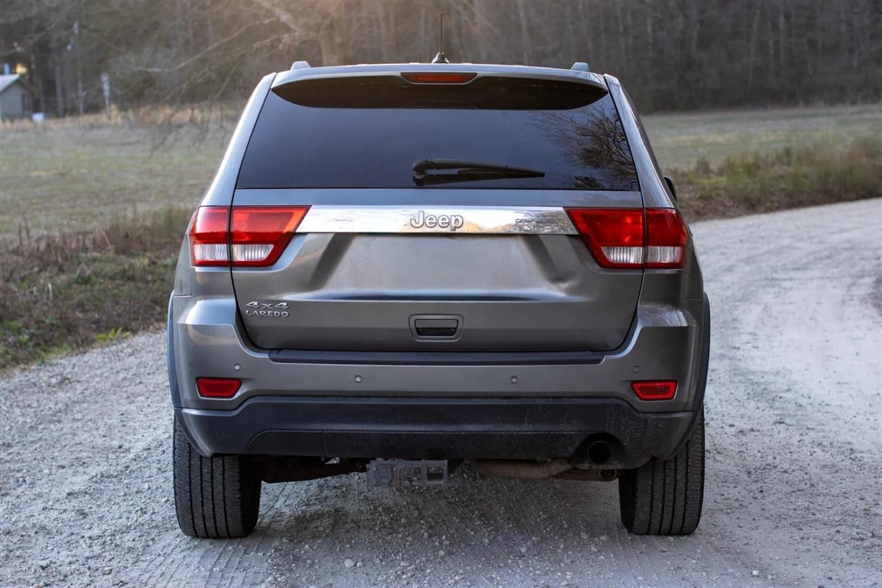 Jeep Grand Cherokee Laredo 4WD 2012