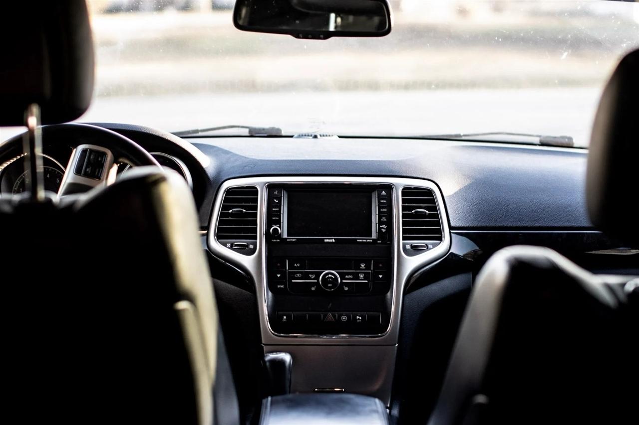 Jeep Grand Cherokee Laredo 4WD 2012