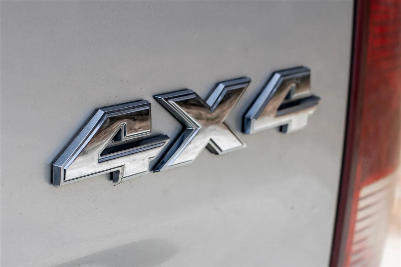 RAM 1500 ST Quad Cab 4WD 2012