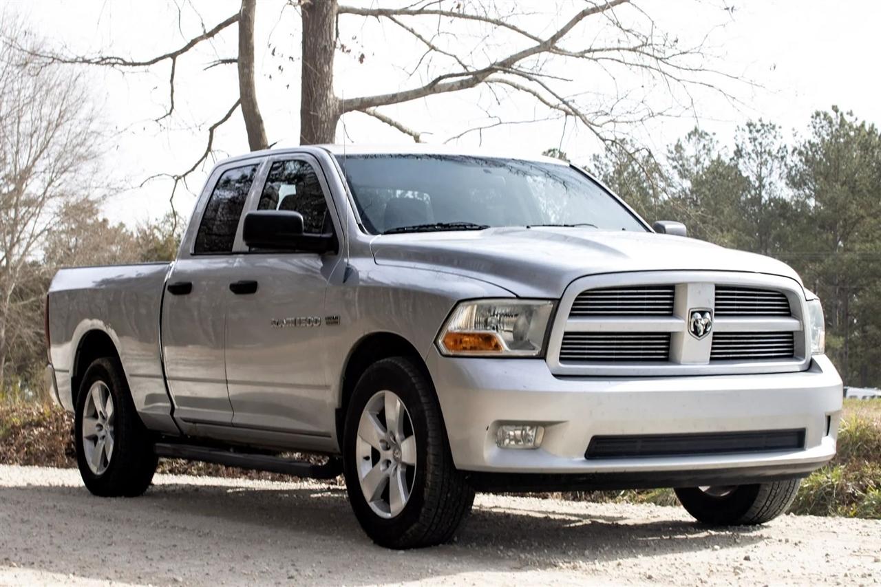RAM 1500 ST Quad Cab 4WD 2012