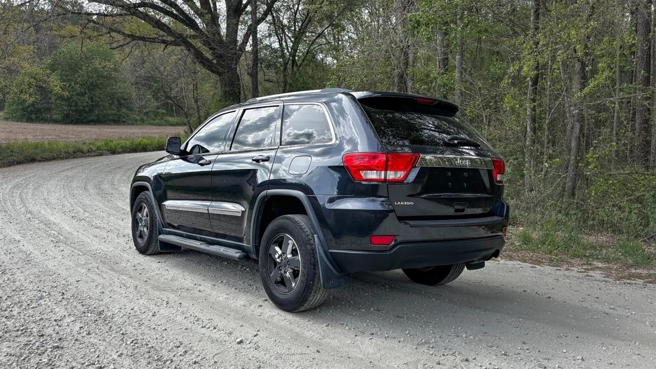 Jeep Grand Cherokee Laredo 2WD 2013