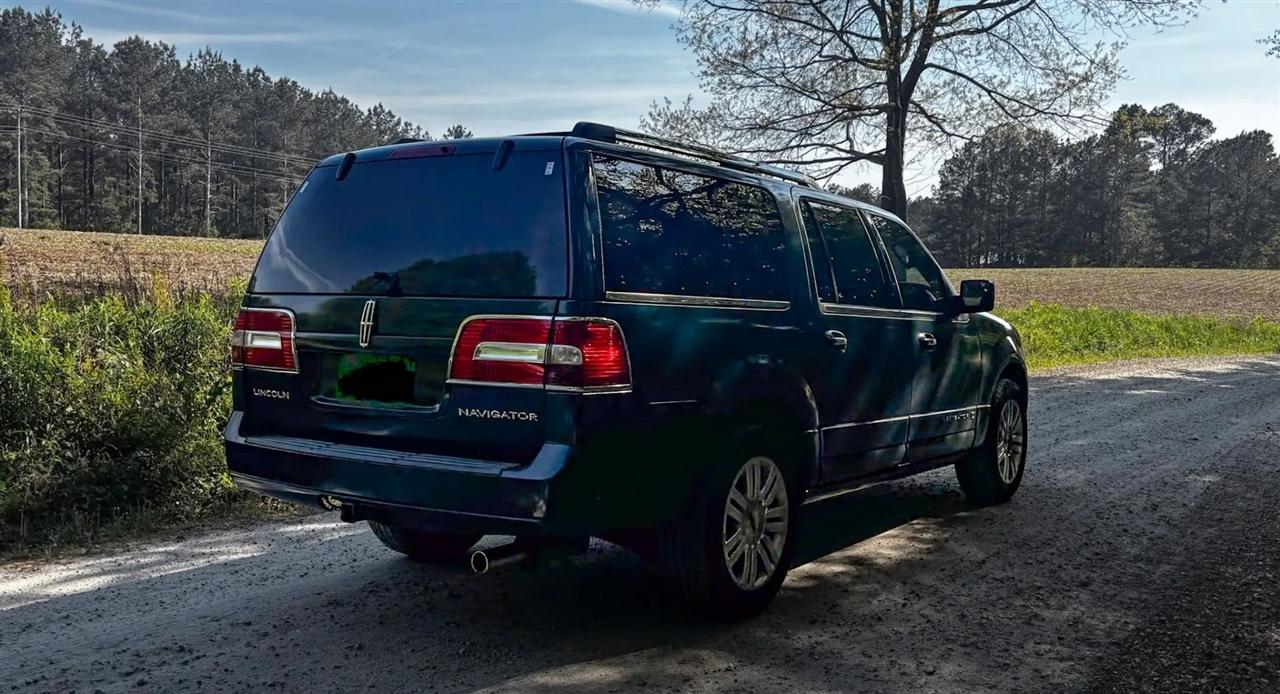 Lincoln Navigator L 2WD 2012
