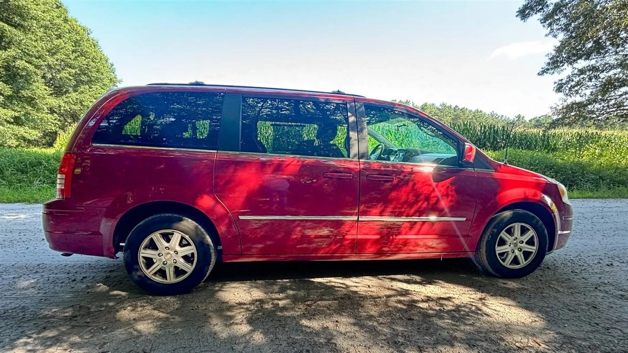 Chrysler Town & Country Touring 2010