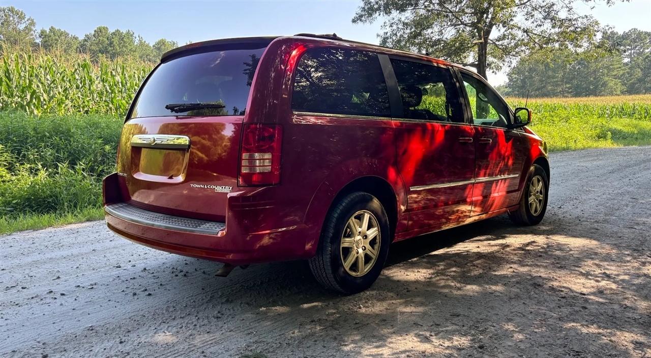 Chrysler Town & Country Touring 2010