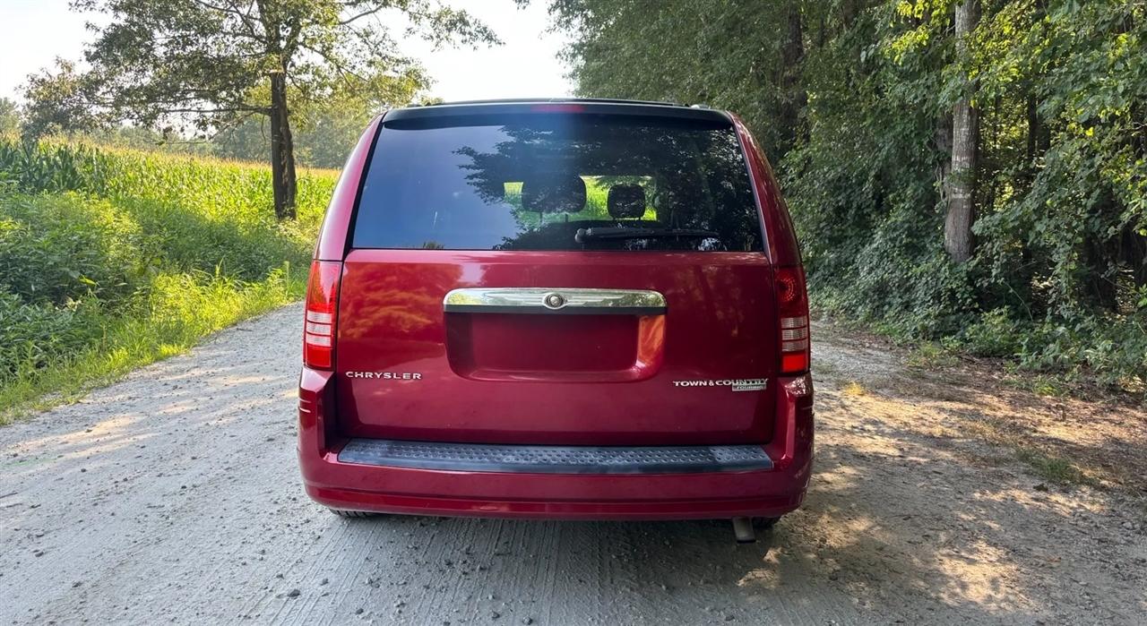 Chrysler Town & Country Touring 2010