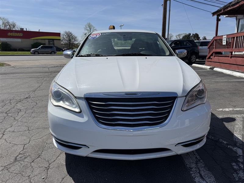 Chrysler 200  2013