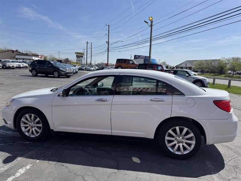 Chrysler 200  2013