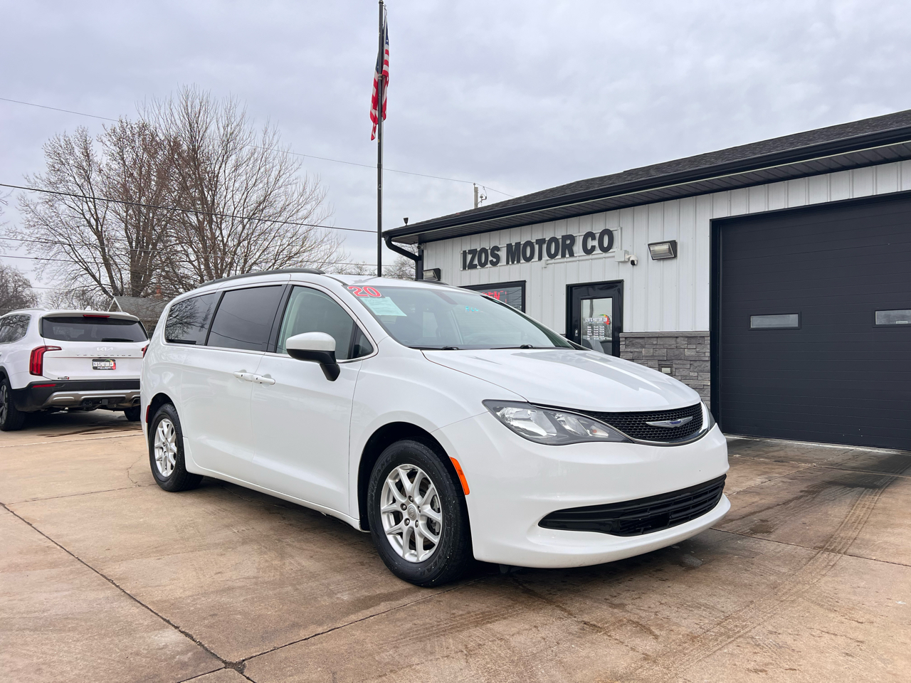 2020 Chrysler Voyager LXI