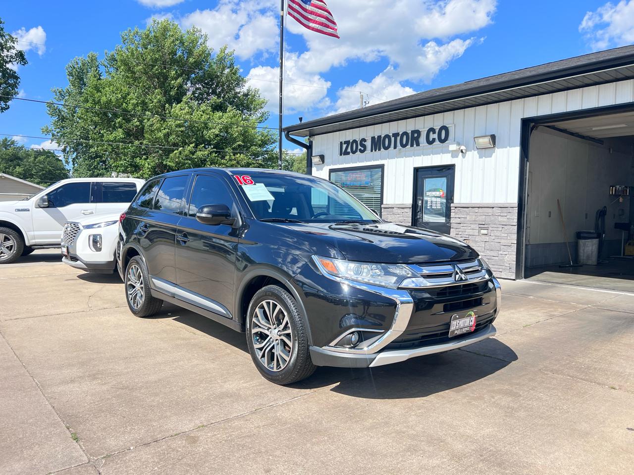 Black 2016 Mitsubishi Outlander SUV / Crossover All-Wheel Drive Continuously Variable Transmission