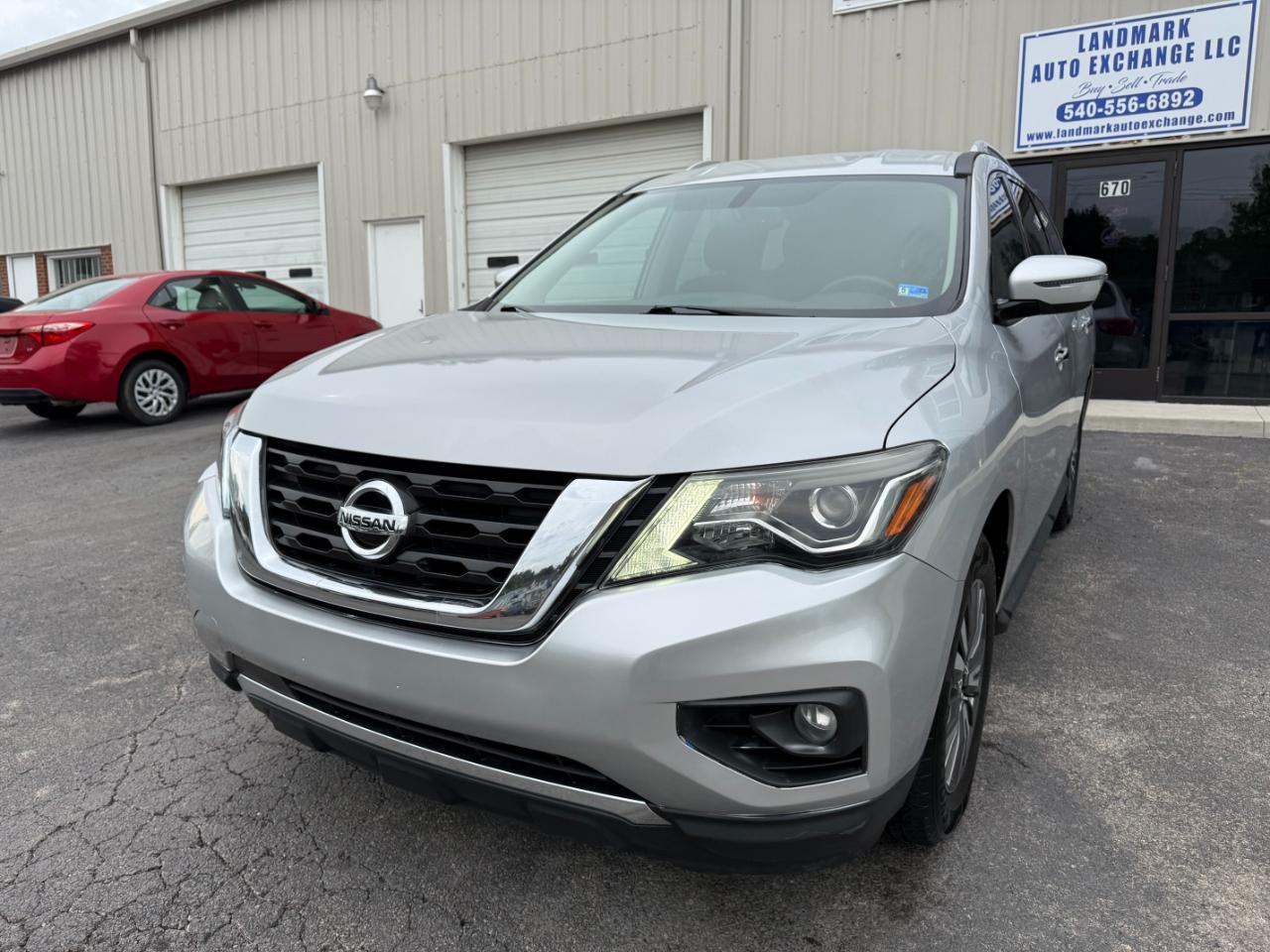 Nissan Pathfinder SV 4WD 2019