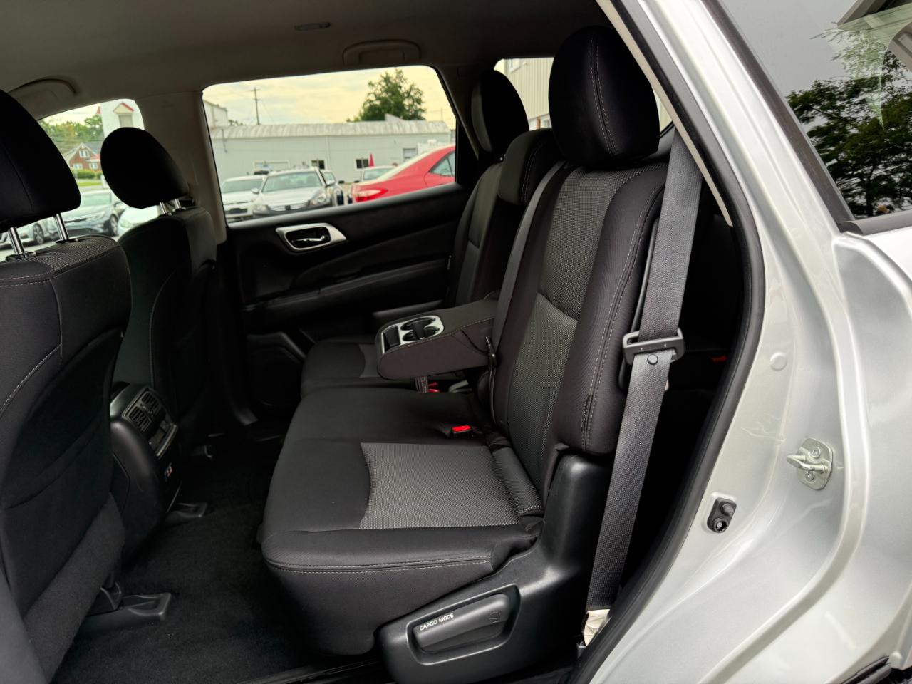 Nissan Pathfinder SV 4WD 2019