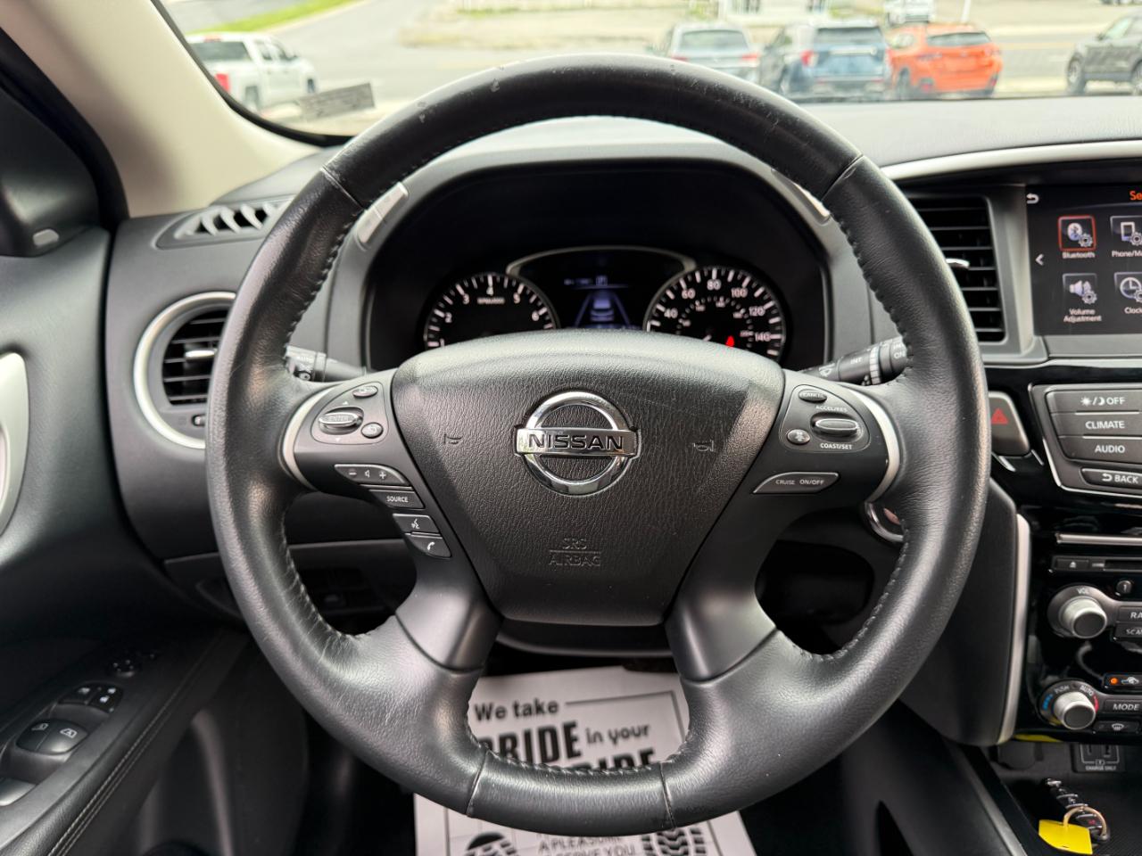 Nissan Pathfinder SV 4WD 2019