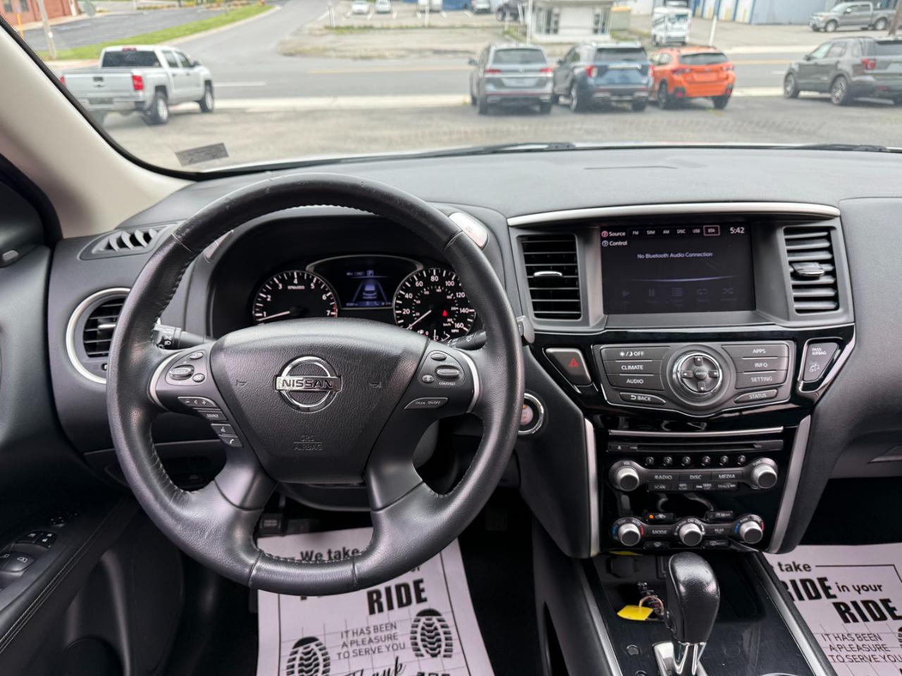 Nissan Pathfinder SV 4WD 2019