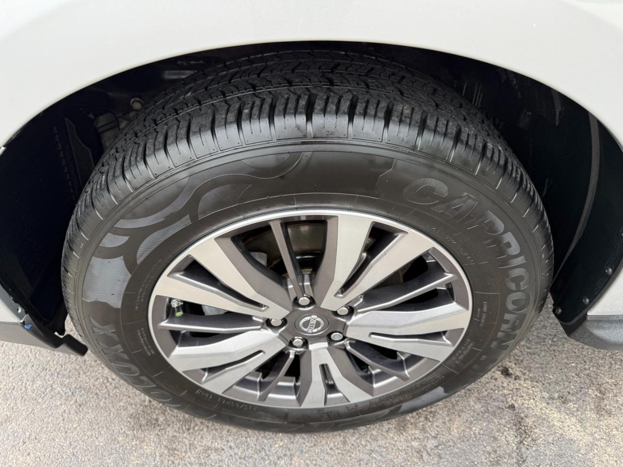 Nissan Pathfinder SV 4WD 2019