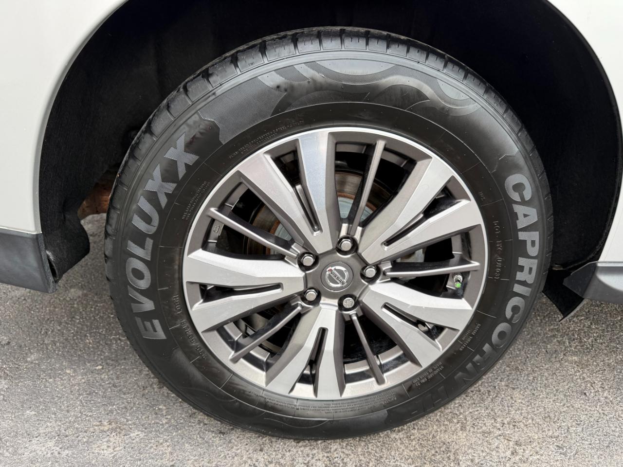 Nissan Pathfinder SV 4WD 2019