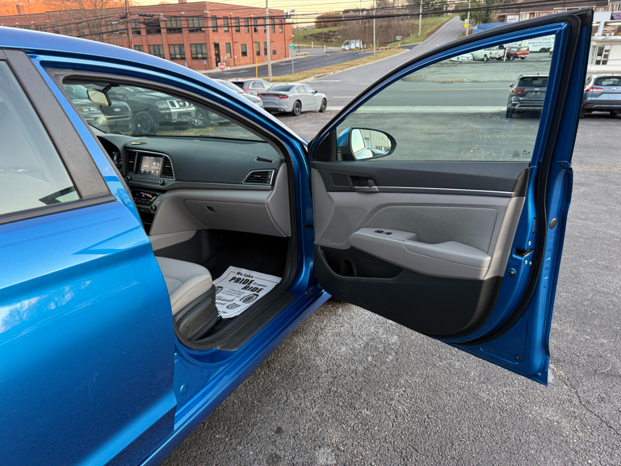 Hyundai Elantra SEL 2018