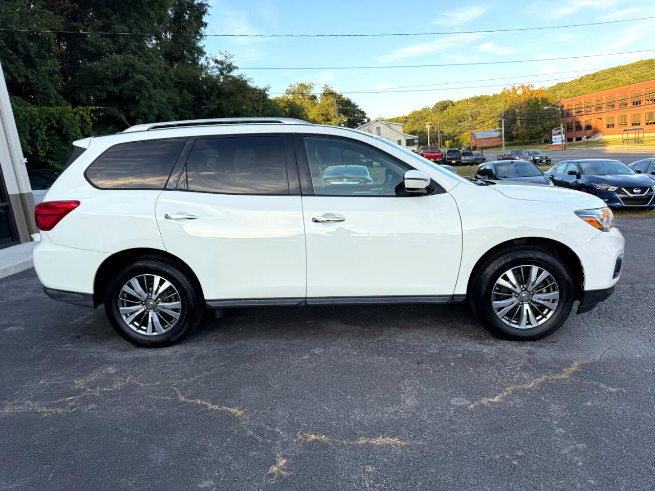 Nissan Pathfinder SV 2018 Nissan Pathfinder SV 2018