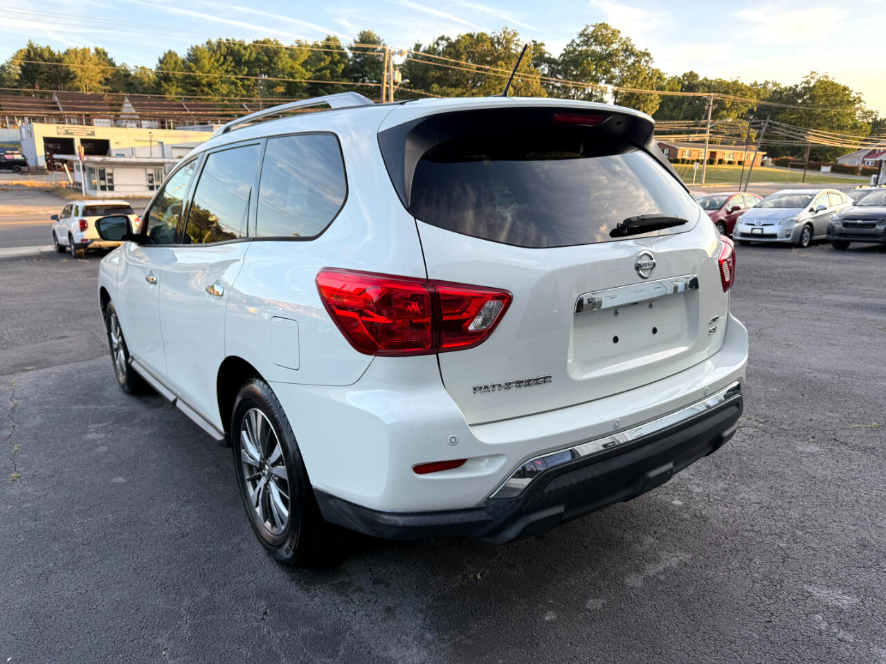 Nissan Pathfinder SV 2018 Nissan Pathfinder SV 2018