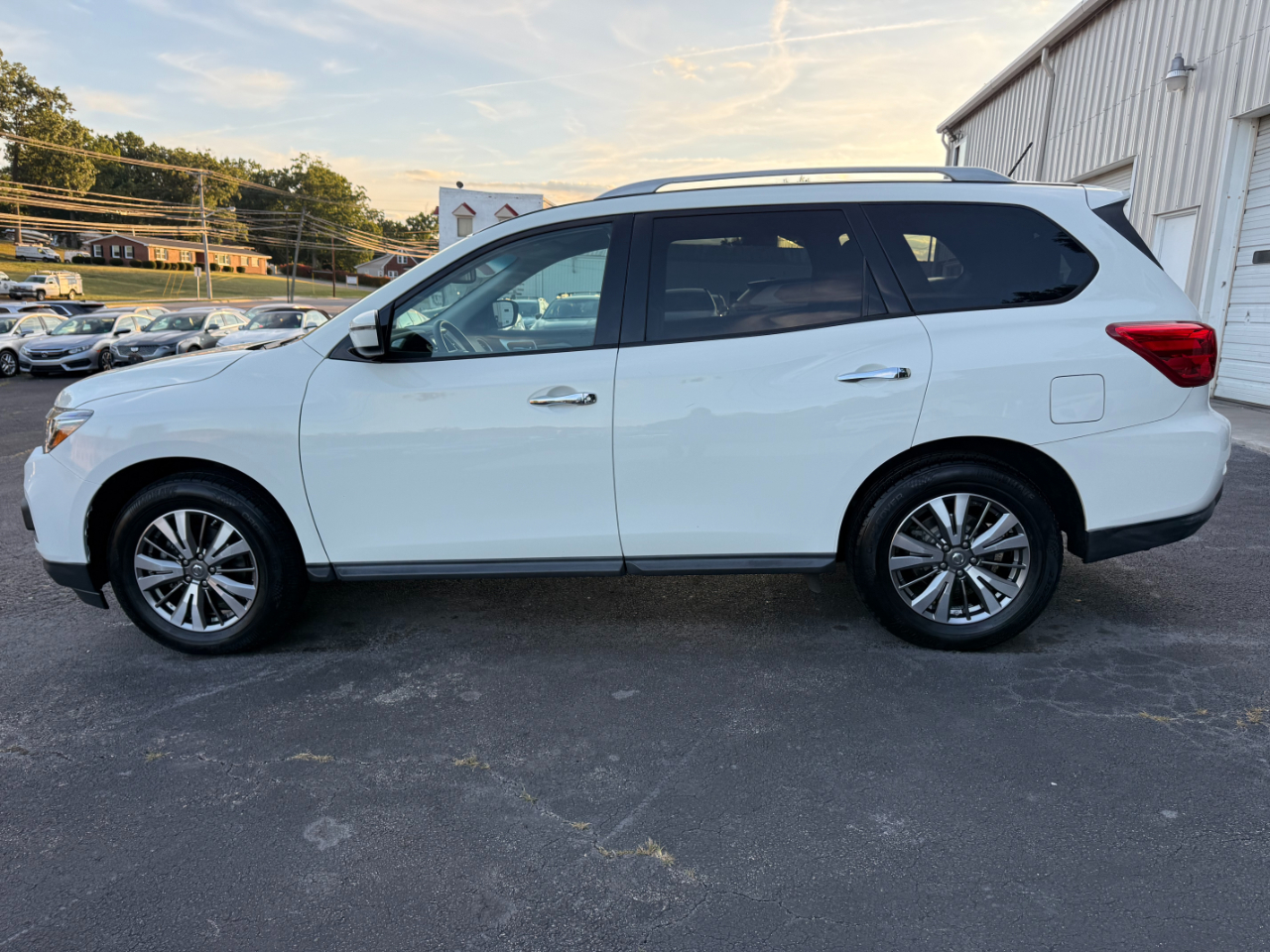 Nissan Pathfinder SV 2018 Nissan Pathfinder SV 2018