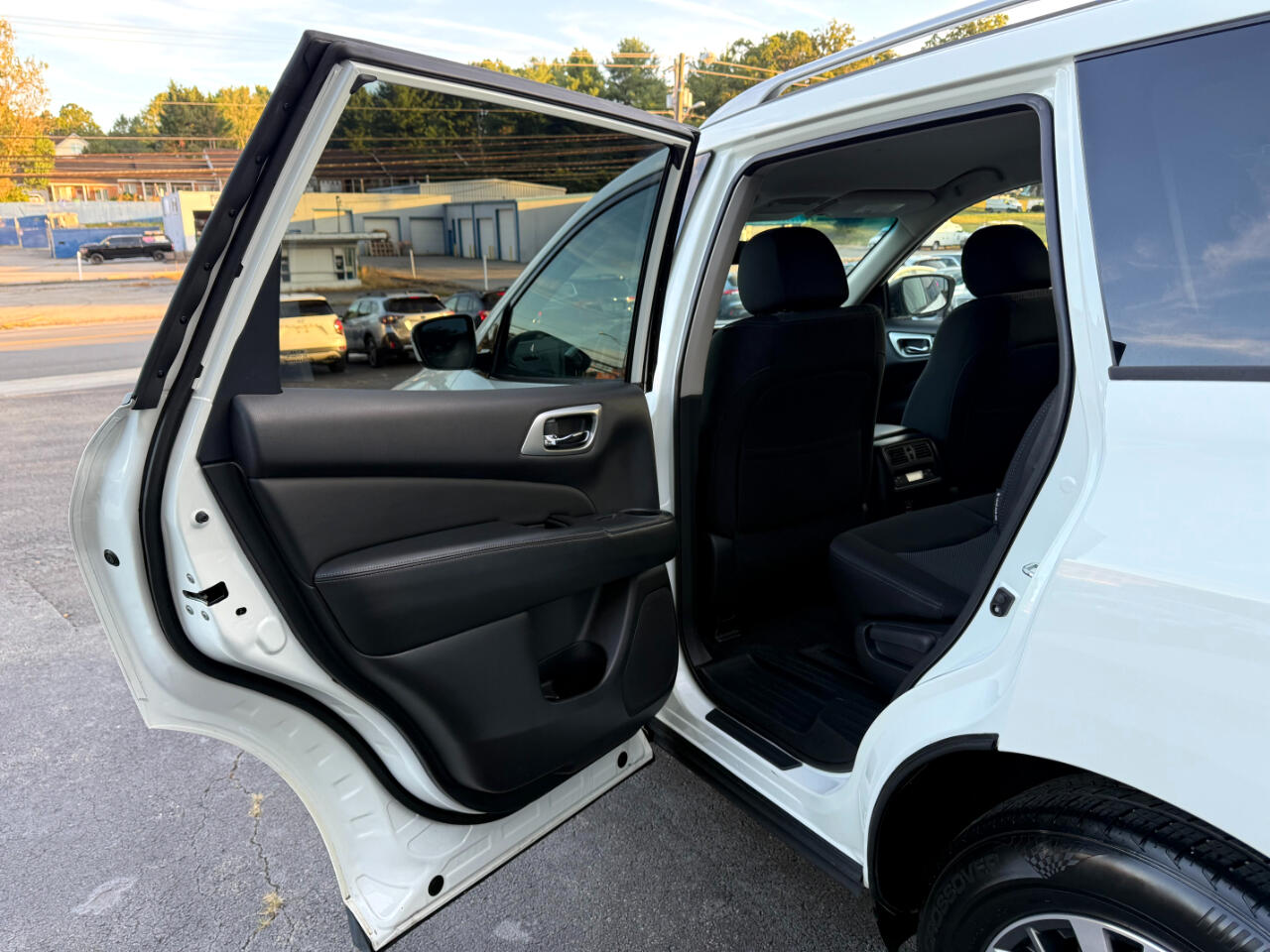 Nissan Pathfinder SV 2018 Nissan Pathfinder SV 2018