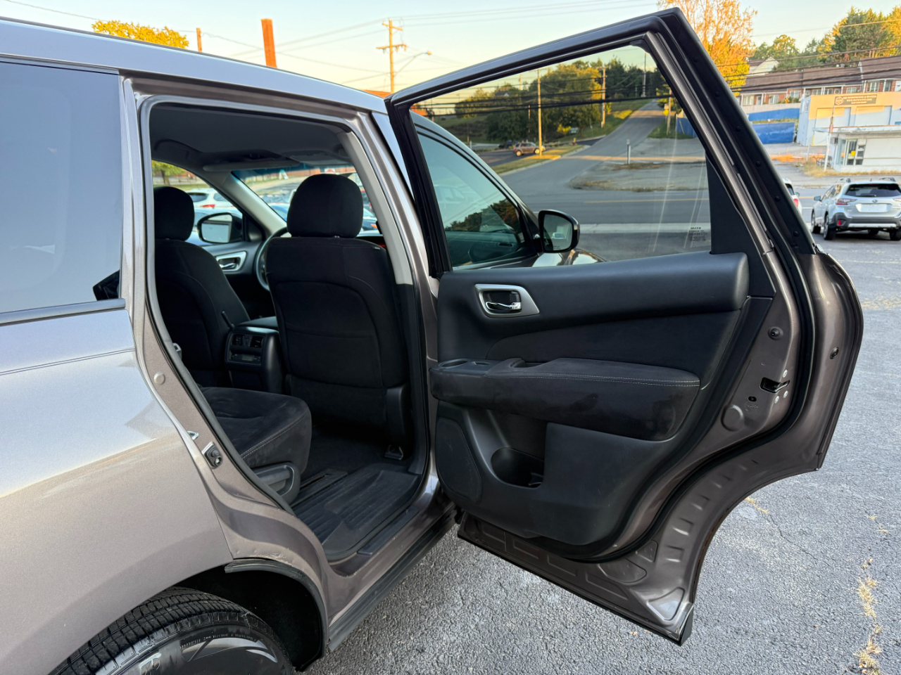 Nissan Pathfinder S 4WD 2014 Nissan Pathfinder S 4WD 2014