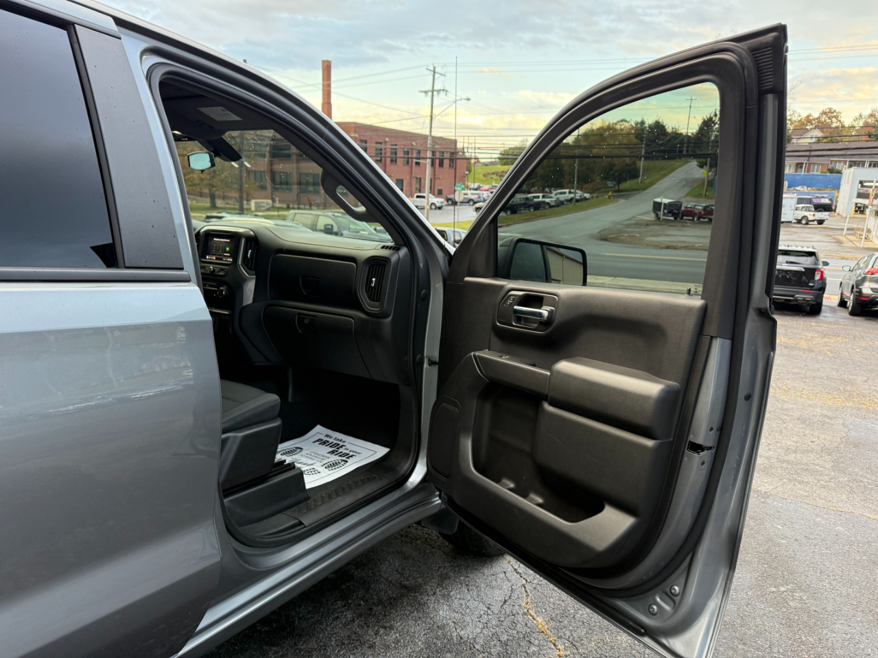 Chevrolet Silverado 1500 Custom Crew Cab Short Box 4WD 2020 Chevrolet Silverado 1500 Custom Crew Cab Short Box 4WD 2020