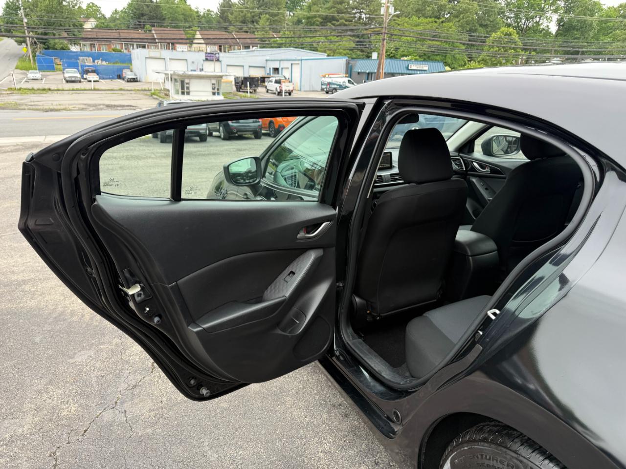 Mazda MAZDA3 i Sport AT 4-Door 2016
